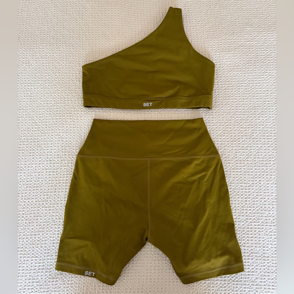 SET Active Luxform Shorts Set (Size Medium)